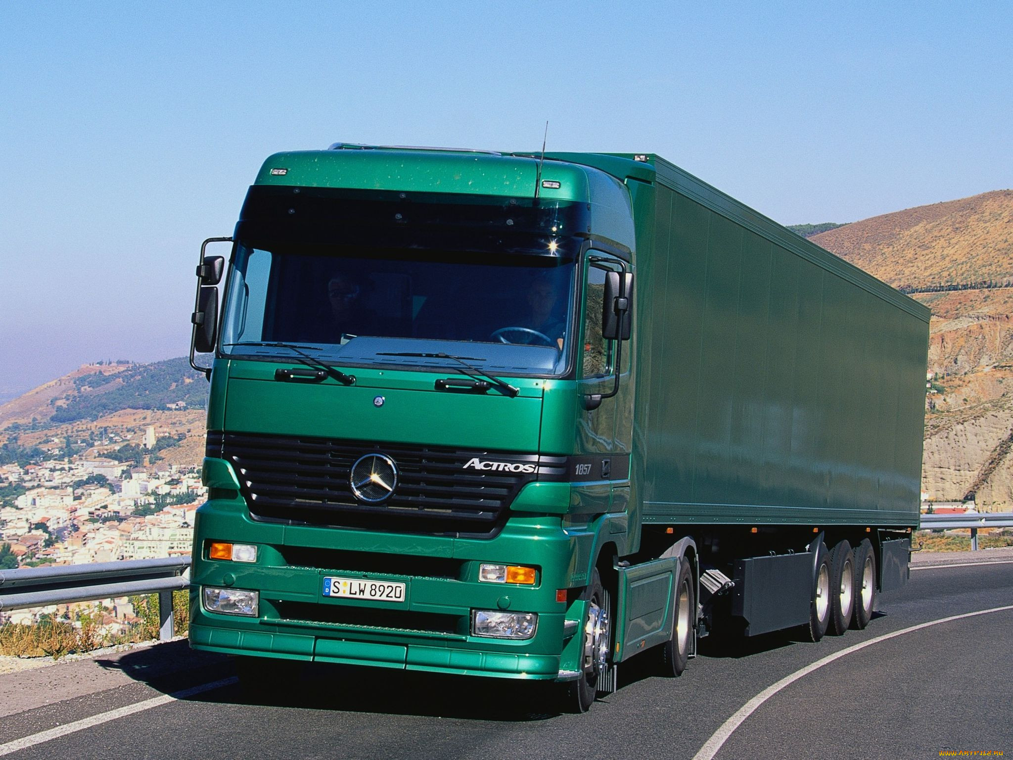 , mercedes, trucks